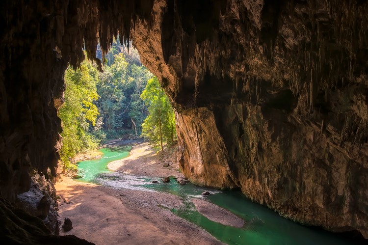 Lod grot bij Pai, Thailand
