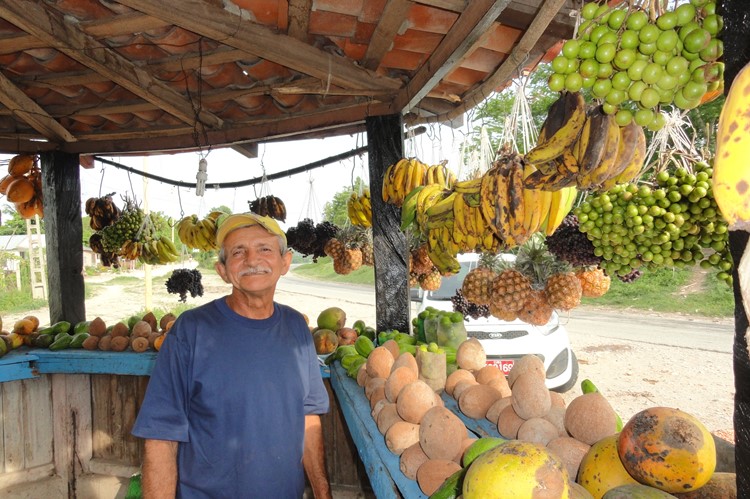 Lokale verkoper Sierre Maestra - Cuba reizen