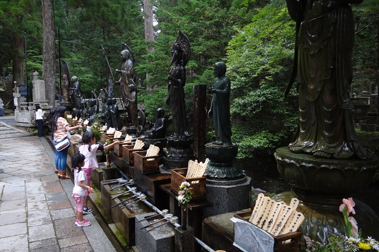 Koyasan begraafplaats - Koya-san - Honshu - Japan